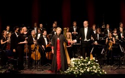 006 Kiri Te Kanava.jpg 006 Kiri Te Kanava.jpg